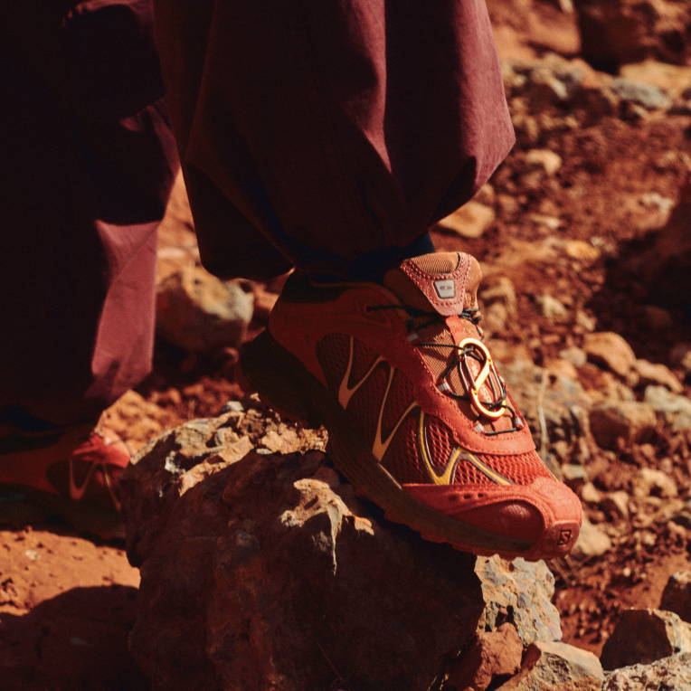 XT-WHISPER RED ASHES